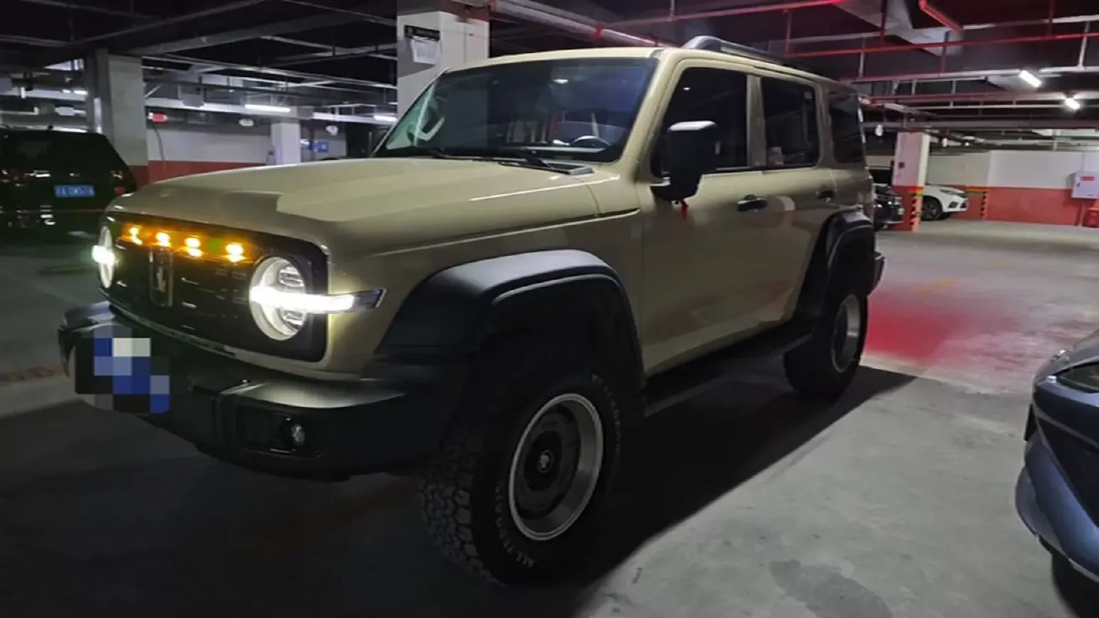 2025 Tank 300 2.4T 186HP L4 9AT,autocango,china used car exporter,china ev exporter,chinese used car exporter,chinese used ev exporter