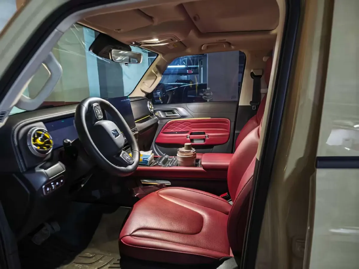 2025 Tank 300 2.4T 186HP L4 9AT,autocango,china used car exporter,china ev exporter,chinese used car exporter,chinese used ev exporter