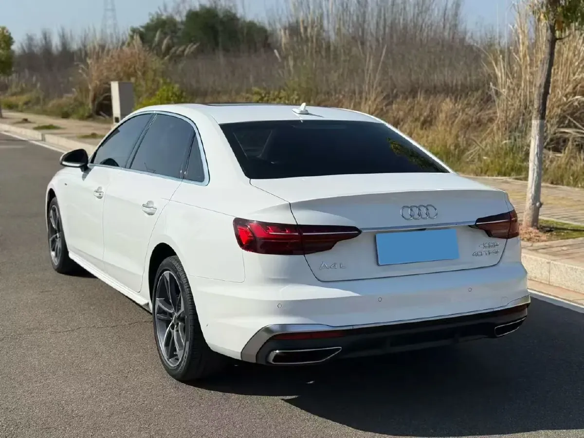 2020 Audi A4L 2.0T 190HP L4 7DCT,autocango,china used car exporter,china ev exporter,chinese used car exporter,chinese used ev exporter