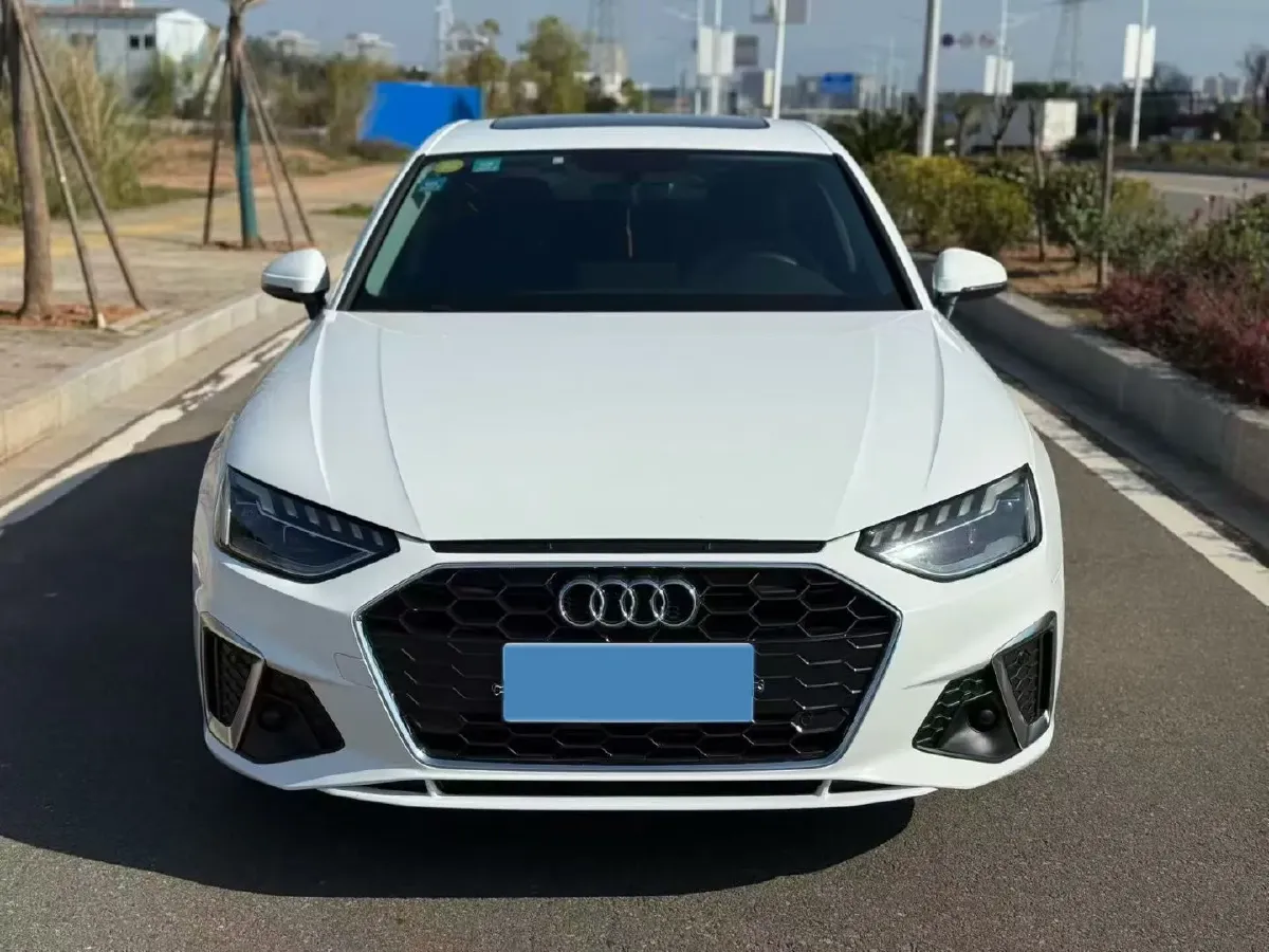 2020 Audi A4L 2.0T 190HP L4 7DCT,autocango,china used car exporter,china ev exporter,chinese used car exporter,chinese used ev exporter