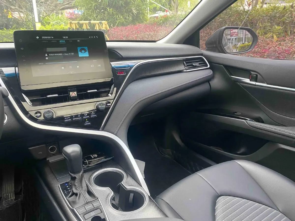 2023 Toyota Camry 2.5L 207HP L4 8AT,autocango,china used car exporter,china ev exporter,chinese used car exporter,chinese used ev exporter