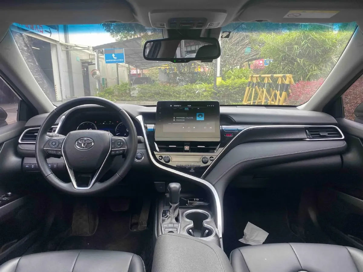 2023 Toyota Camry 2.5L 207HP L4 8AT,autocango,china used car exporter,china ev exporter,chinese used car exporter,chinese used ev exporter