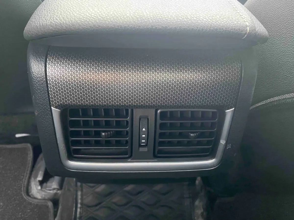 2023 Toyota Camry 2.5L 207HP L4 8AT,autocango,china used car exporter,china ev exporter,chinese used car exporter,chinese used ev exporter