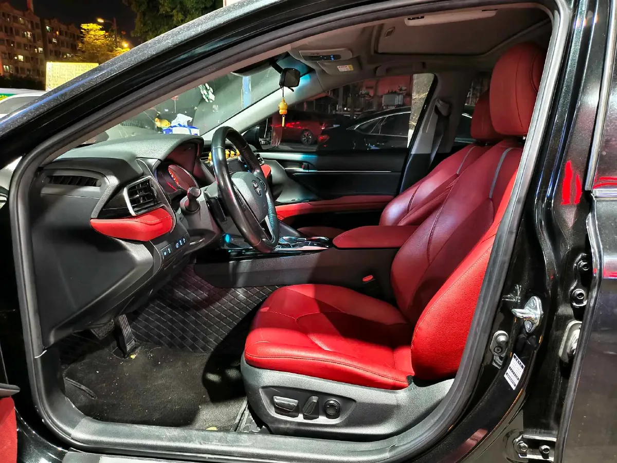 2019 Toyota Camry 2.5L 209HP L4 8AT,autocango,china used car exporter,china ev exporter,chinese used car exporter,chinese used ev exporter