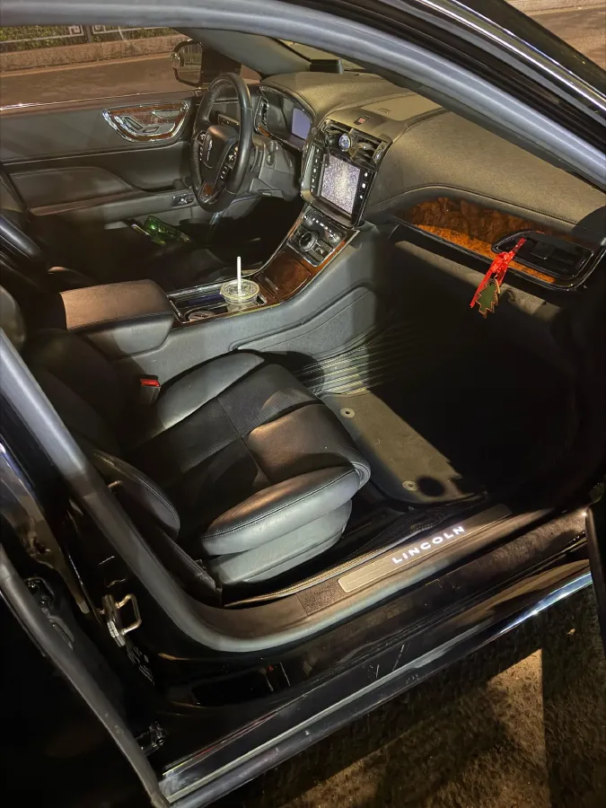 2018 Lincoln Continental 2.0T 261HP L4 6AT,autocango,china used car exporter,china ev exporter,chinese used car exporter,chinese used ev exporter