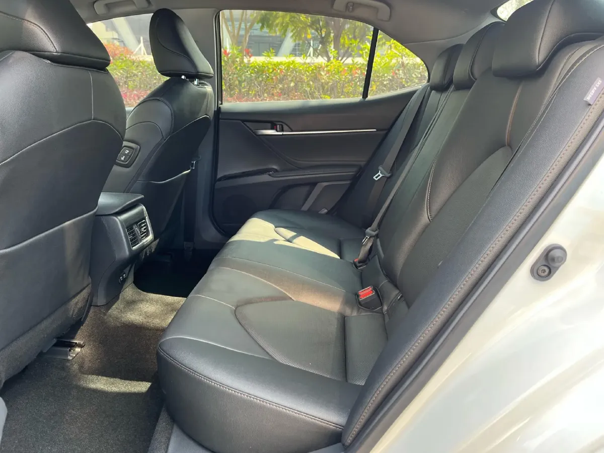 2021 Toyota Camry 2.5L 209HP L4 8AT,autocango,china used car exporter,china ev exporter,chinese used car exporter,chinese used ev exporter