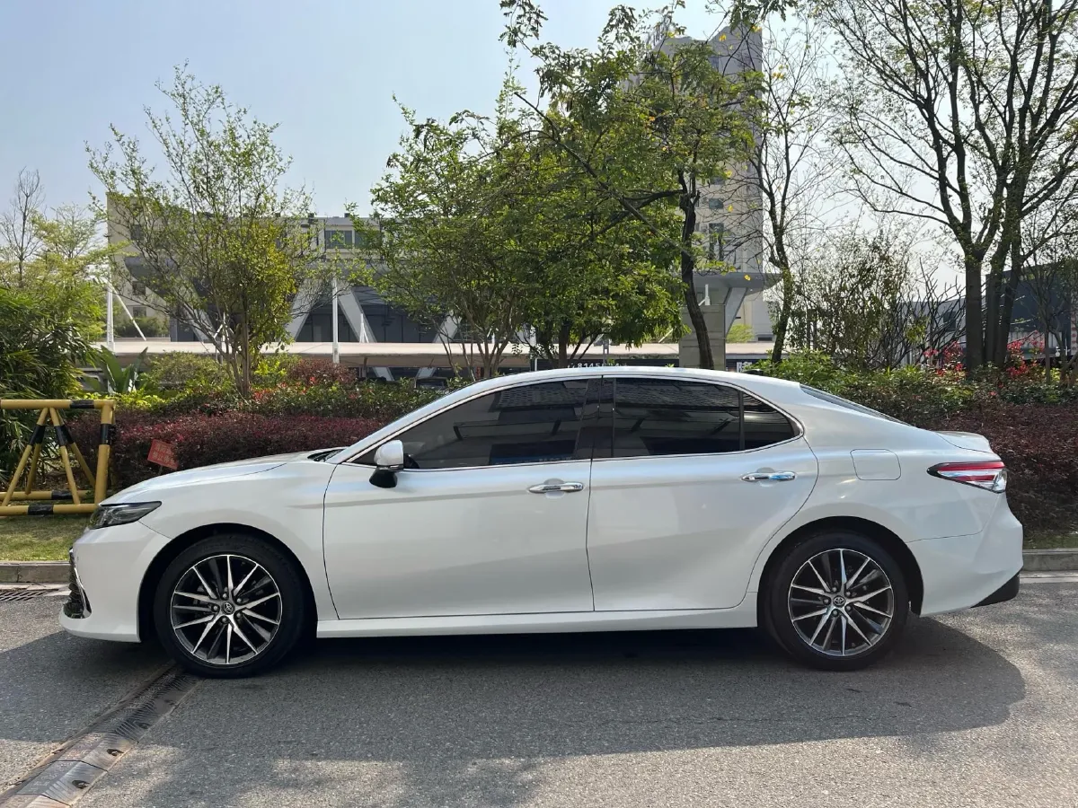2021 Toyota Camry 2.5L 209HP L4 8AT,autocango,china used car exporter,china ev exporter,chinese used car exporter,chinese used ev exporter