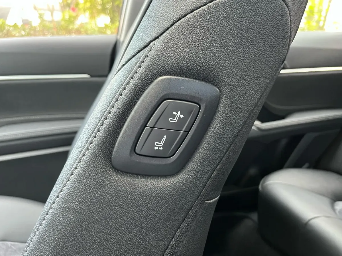 2022 Toyota Camry 2.0L 178HP L4 CVT,autocango,china used car exporter,china ev exporter,chinese used car exporter,chinese used ev exporter