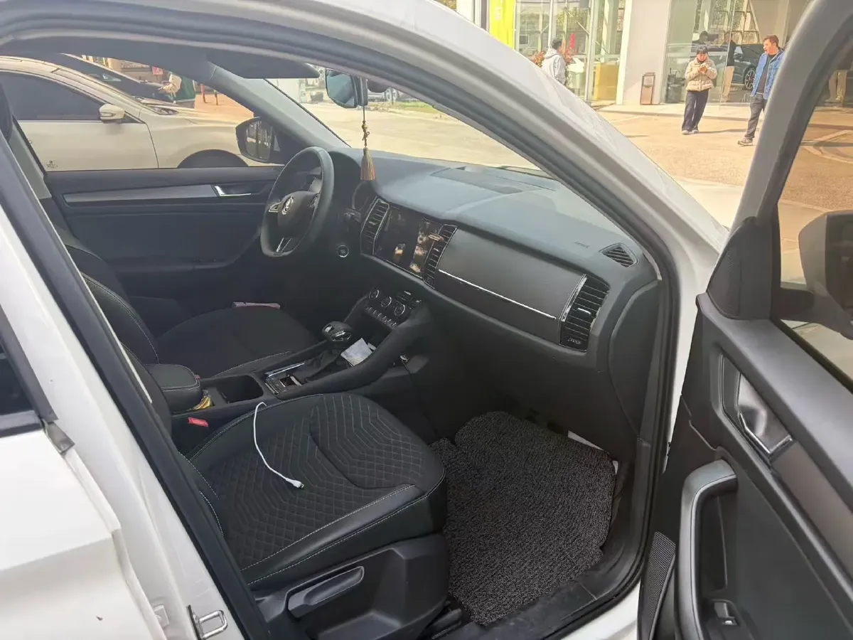 2018 Skoda Kodiak 2.0T 186HP L4 7DCT,autocango,china used car exporter,china ev exporter,chinese used car exporter,chinese used ev exporter