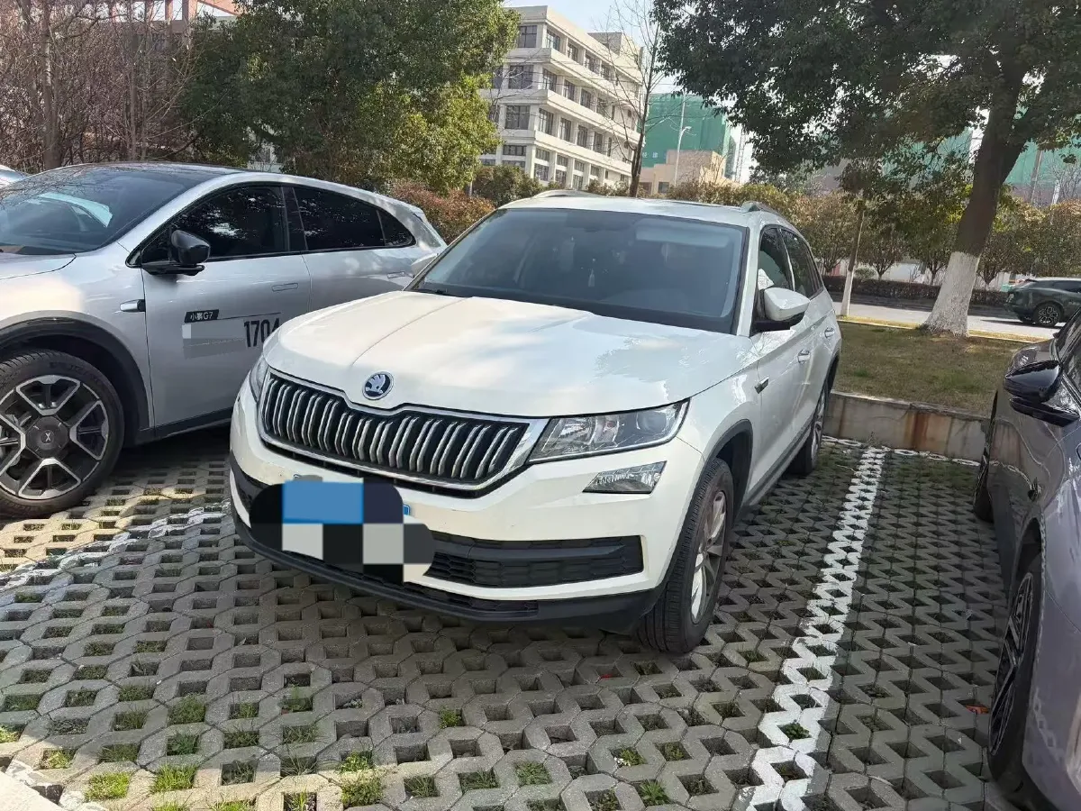 2018 Skoda Kodiak 2.0T 186HP L4 7DCT,autocango,china used car exporter,china ev exporter,chinese used car exporter,chinese used ev exporter