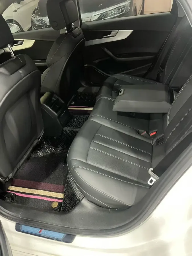 2020 Audi A4L 2.0T 190HP L4 7DCT,autocango,china used car exporter,china ev exporter,chinese used car exporter,chinese used ev exporter