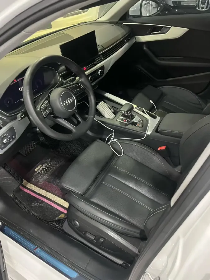 2020 Audi A4L 2.0T 190HP L4 7DCT,autocango,china used car exporter,china ev exporter,chinese used car exporter,chinese used ev exporter