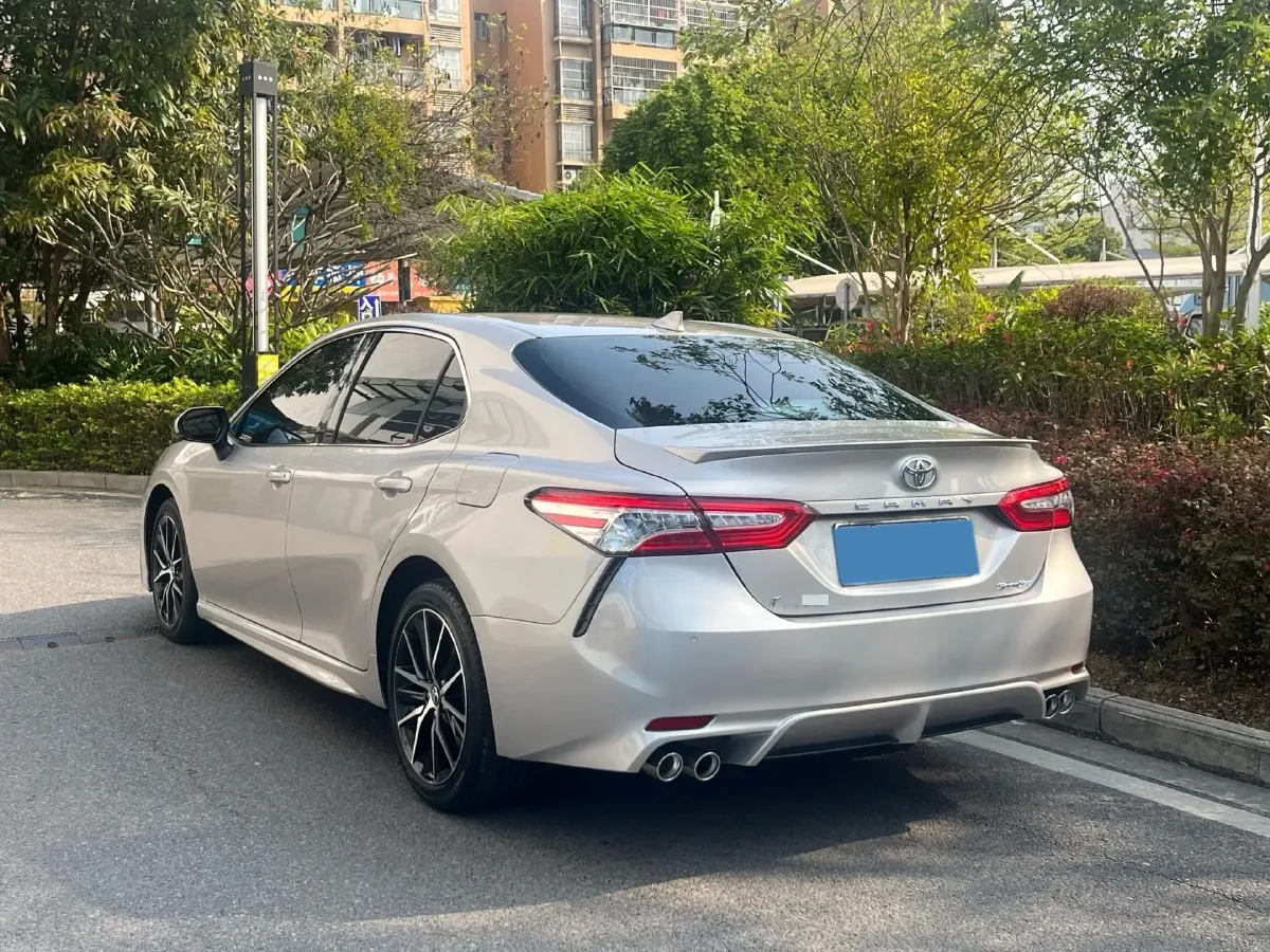 2021 Toyota Camry 2.5L 209HP L4 8AT,autocango,china used car exporter,china ev exporter,chinese used car exporter,chinese used ev exporter
