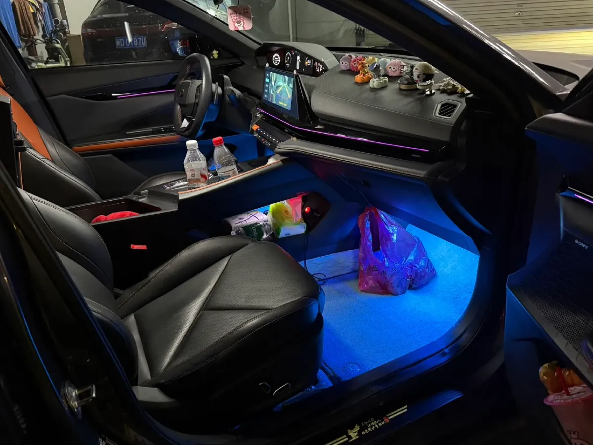 2022 ChangAn UNI-V 1.5T 188HP L4 7DCT,autocango,china used car exporter,china ev exporter,chinese used car exporter,chinese used ev exporter