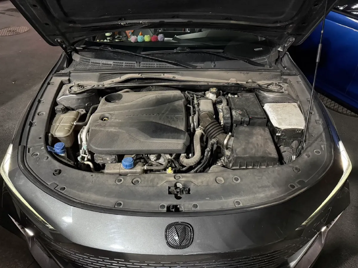 2022 ChangAn UNI-V 1.5T 188HP L4 7DCT,autocango,china used car exporter,china ev exporter,chinese used car exporter,chinese used ev exporter