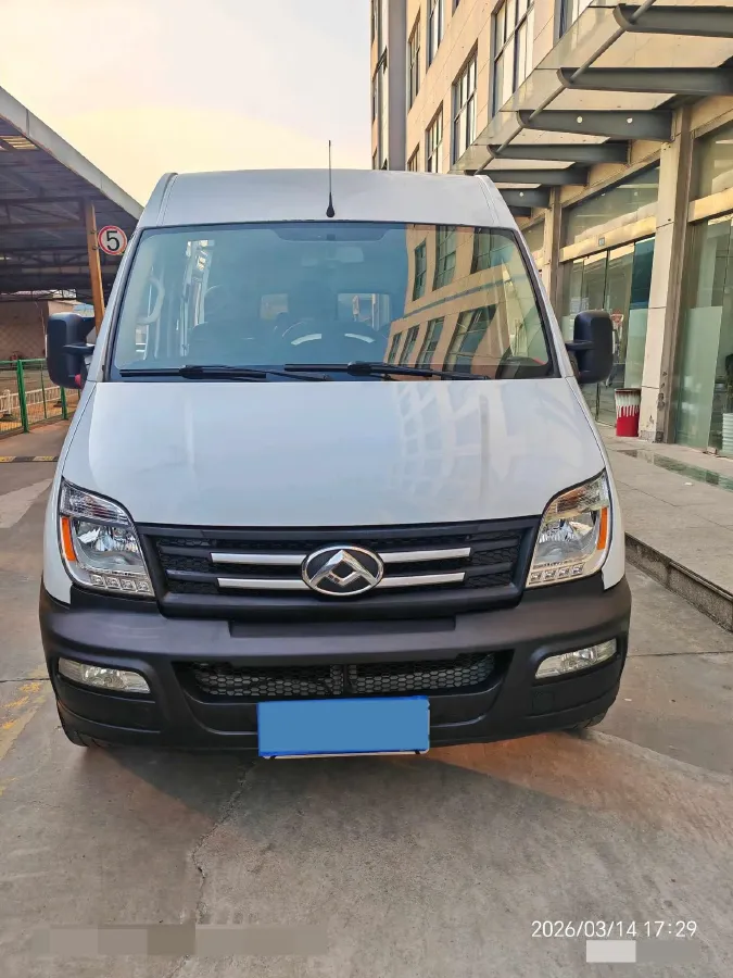 2018 MAXUS XinTu V80 2.5T 136HP L4 6MT,autocango,china used car exporter,china ev exporter,chinese used car exporter,chinese used ev exporter