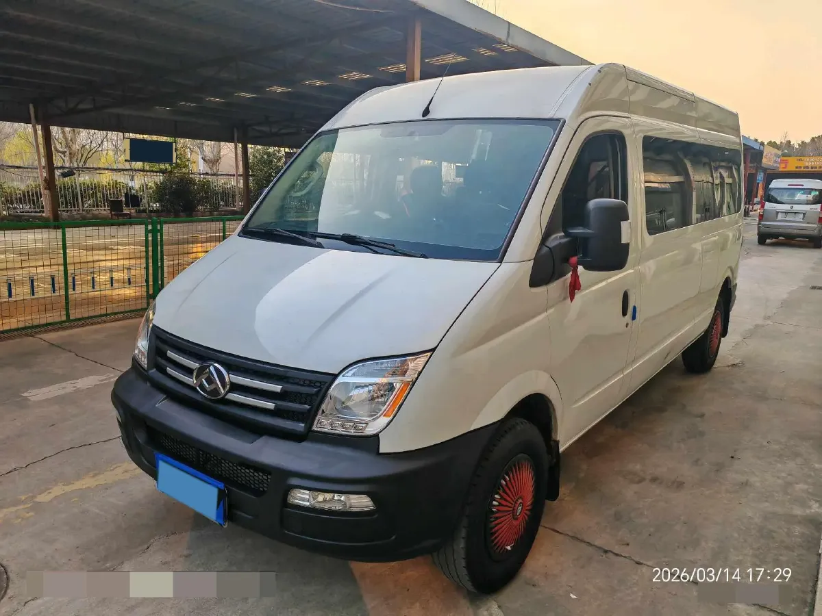 2018 MAXUS XinTu V80 2.5T 136HP L4 6MT,autocango,china used car exporter,china ev exporter,chinese used car exporter,chinese used ev exporter