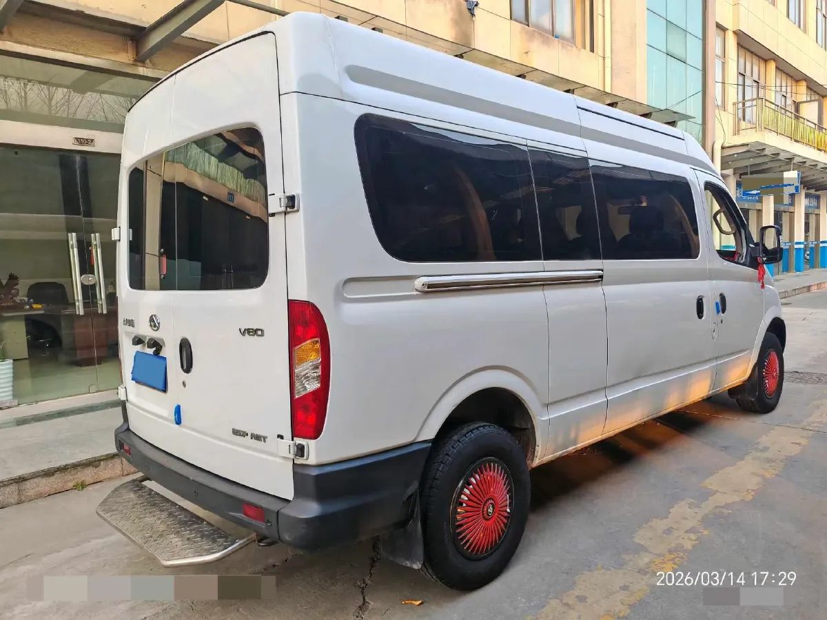 2018 MAXUS XinTu V80 2.5T 136HP L4 6MT,autocango,china used car exporter,china ev exporter,chinese used car exporter,chinese used ev exporter