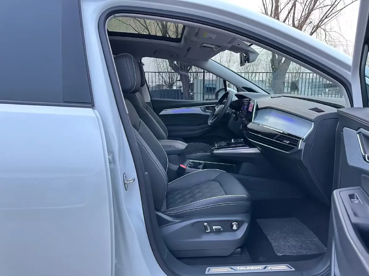 2021 Volkswagen Talagon 2.5T 299HP V6 7DCT,autocango,china used car exporter,china ev exporter,chinese used car exporter,chinese used ev exporter