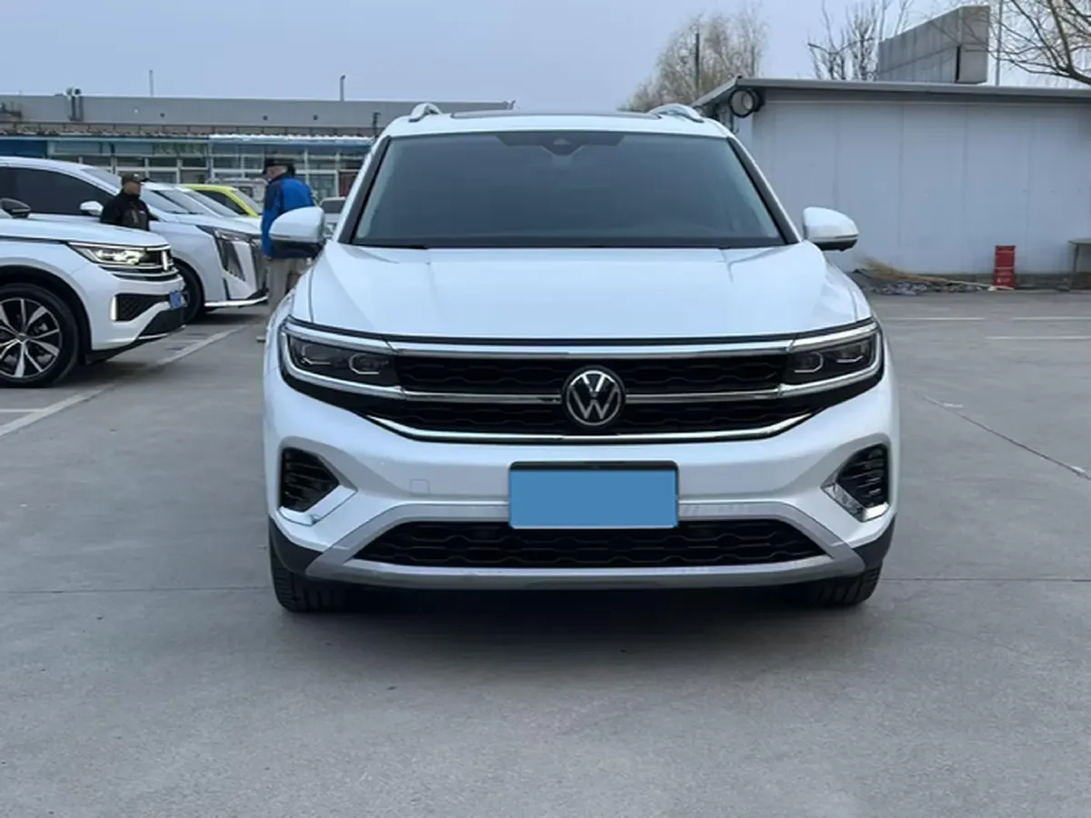 2021 Volkswagen Talagon 2.5T 299HP V6 7DCT,autocango,china used car exporter,china ev exporter,chinese used car exporter,chinese used ev exporter