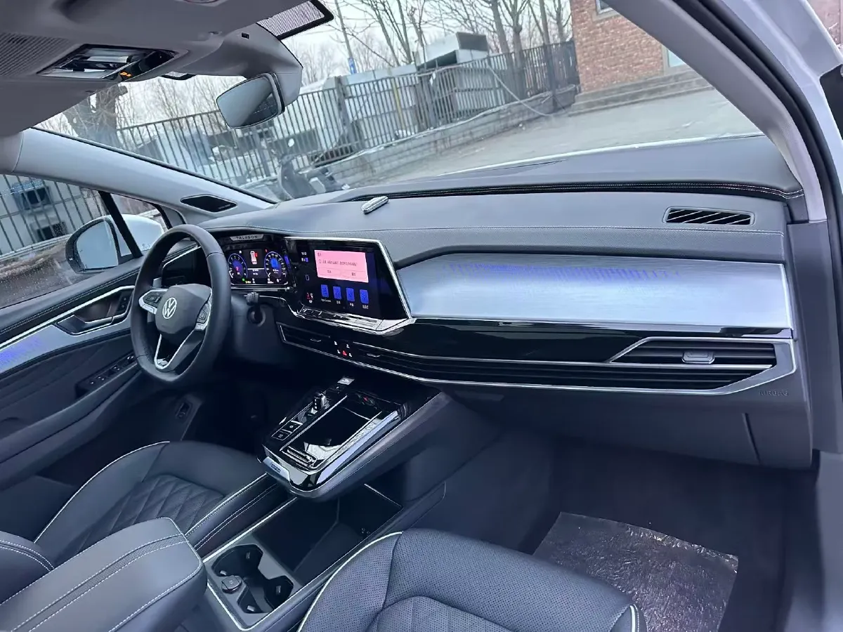 2021 Volkswagen Talagon 2.5T 299HP V6 7DCT,autocango,china used car exporter,china ev exporter,chinese used car exporter,chinese used ev exporter