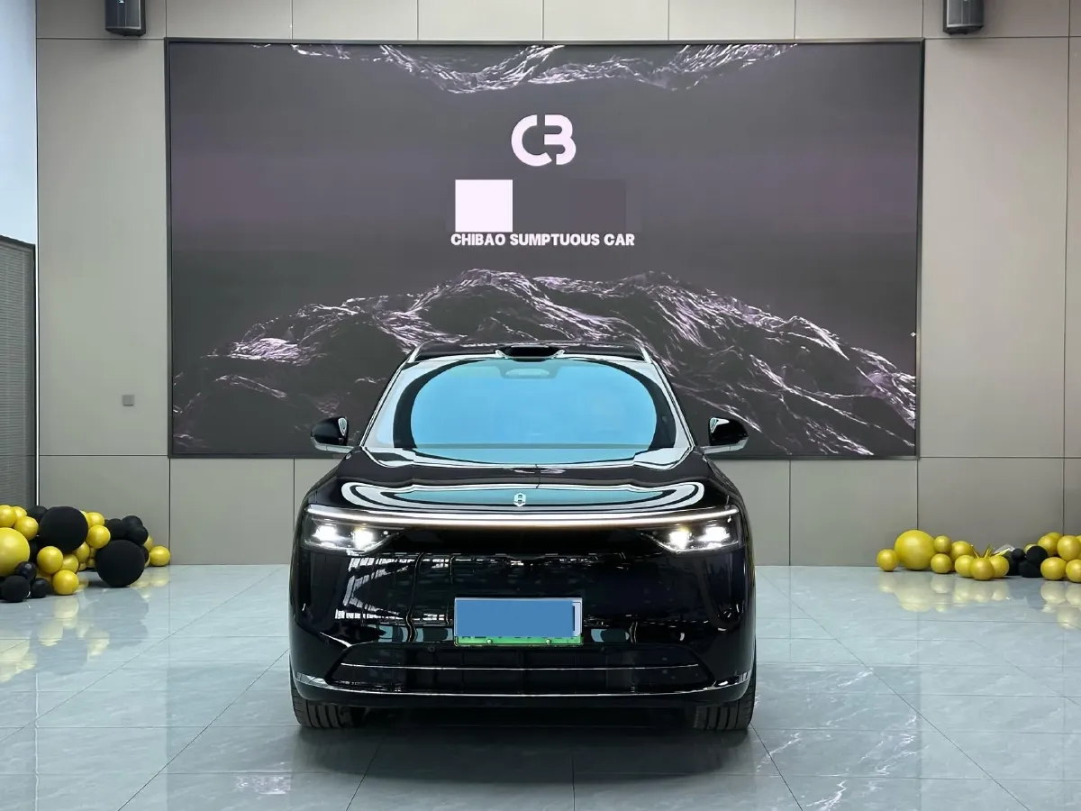 2025 AITO AITO M8 REEV 160HP REEV 53.4KWH,autocango,china used car exporter,china ev exporter,chinese used car exporter,chinese used ev exporter