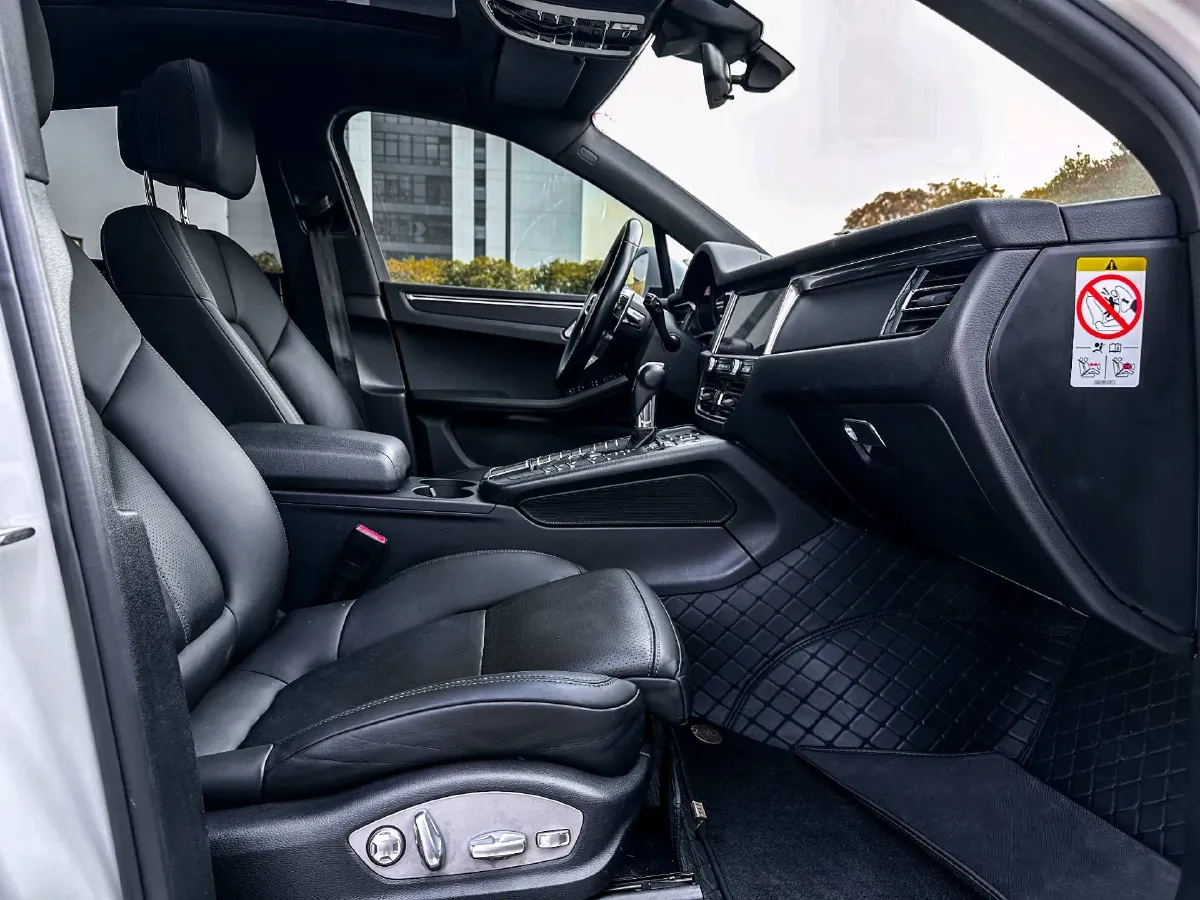 2018 Porsche Macan 2.0T 252HP L4 7DCT,autocango,china used car exporter,china ev exporter,chinese used car exporter,chinese used ev exporter