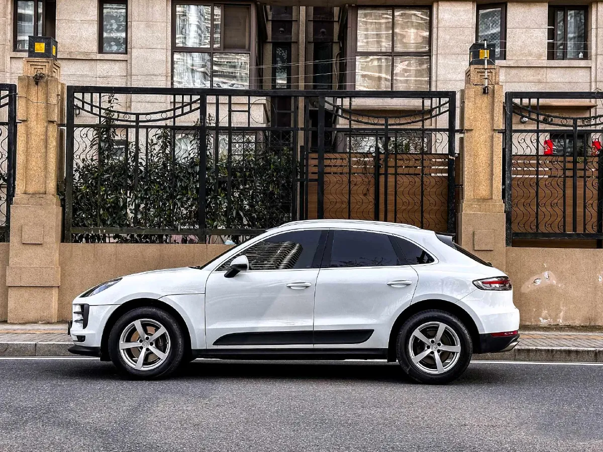 2018 Porsche Macan 2.0T 252HP L4 7DCT,autocango,china used car exporter,china ev exporter,chinese used car exporter,chinese used ev exporter