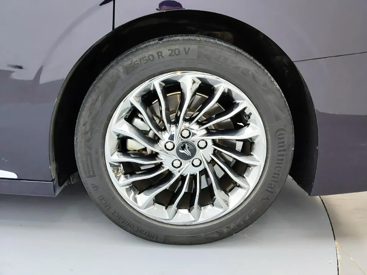 2022 Voyah Dream 1.5T 136HP L4 PHEV 25.57KWH,autocango,china used car exporter,china ev exporter,chinese used car exporter,chinese used ev exporter