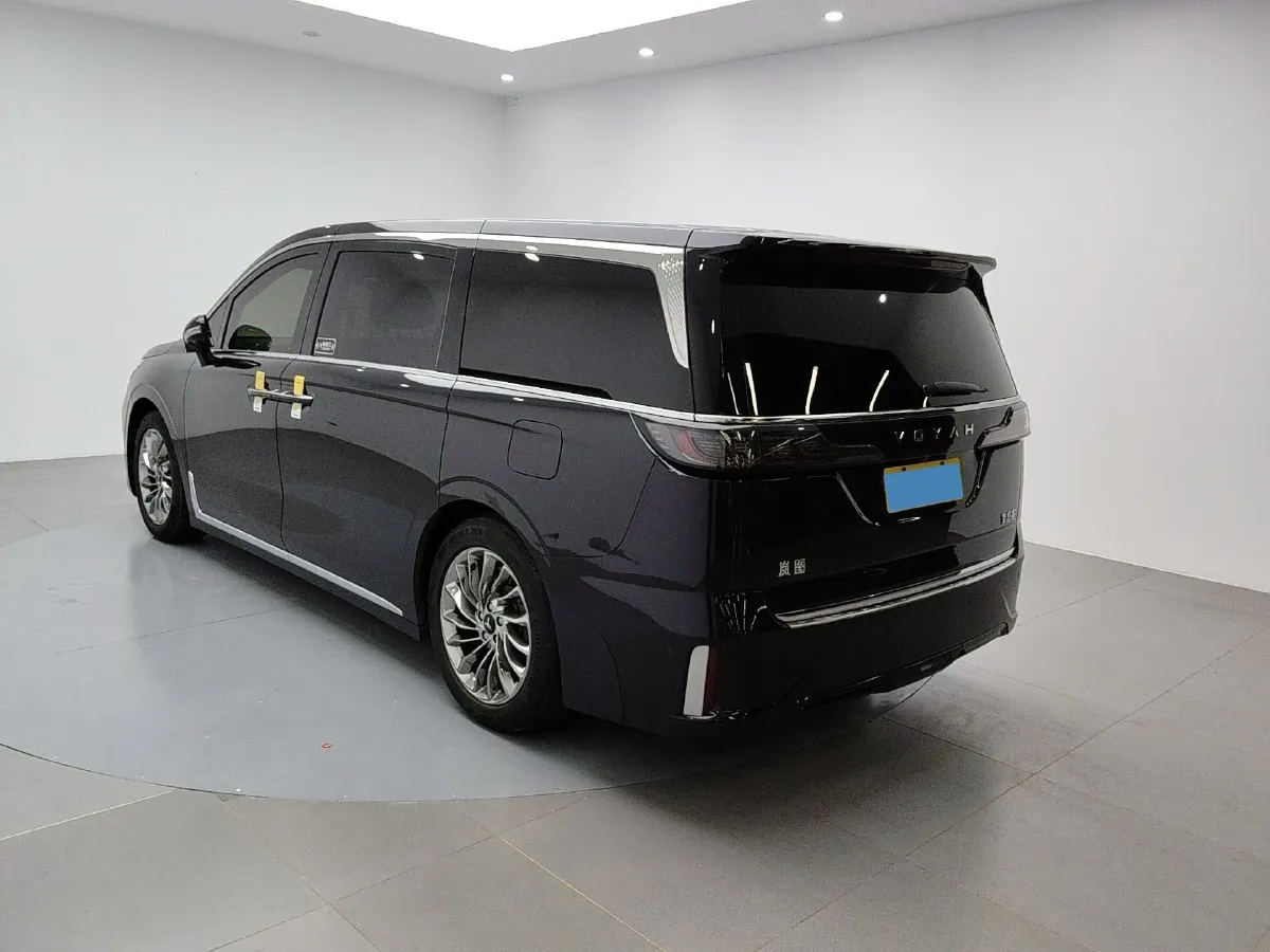2022 Voyah Dream 1.5T 136HP L4 PHEV 25.57KWH,autocango,china used car exporter,china ev exporter,chinese used car exporter,chinese used ev exporter