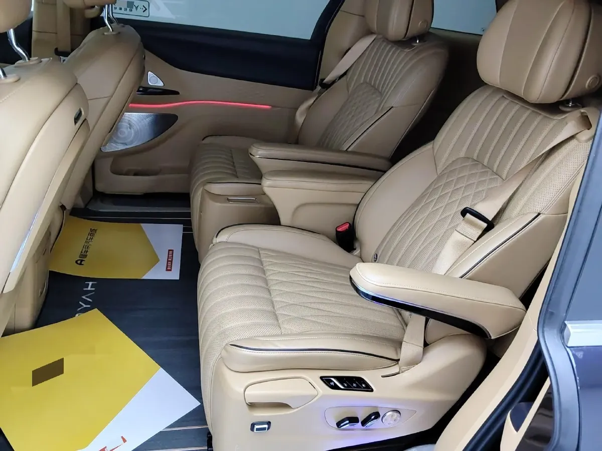 2022 Voyah Dream 1.5T 136HP L4 PHEV 25.57KWH,autocango,china used car exporter,china ev exporter,chinese used car exporter,chinese used ev exporter