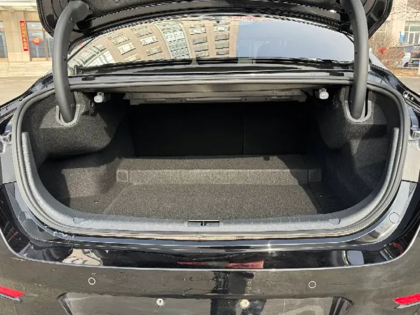 2022 HongQi H5 1.8T 197HP L4 6AT,autocango,china used car exporter,china ev exporter,chinese used car exporter,chinese used ev exporter