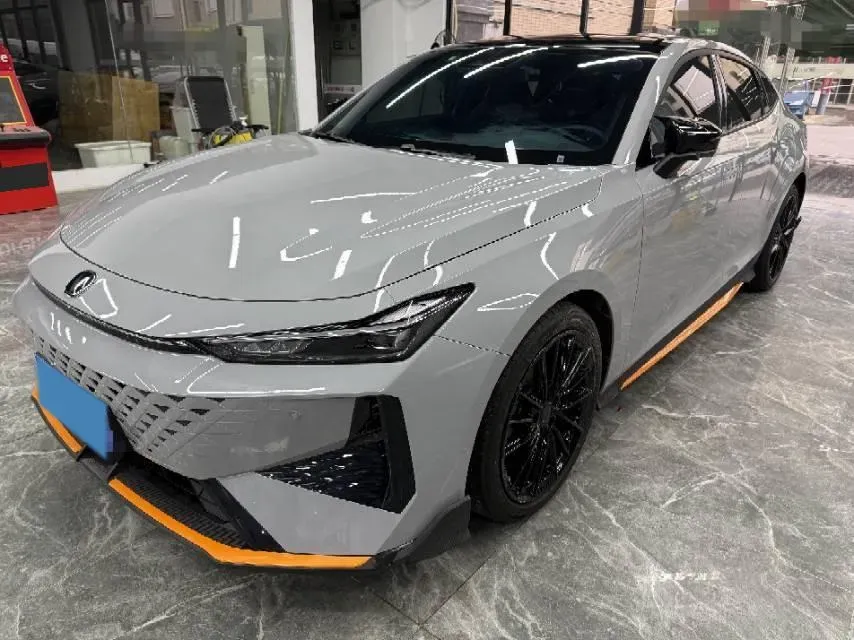 2024 ChangAn UNI-V 1.5T 188HP L4 7DCT,autocango,china used car exporter,china ev exporter,chinese used car exporter,chinese used ev exporter