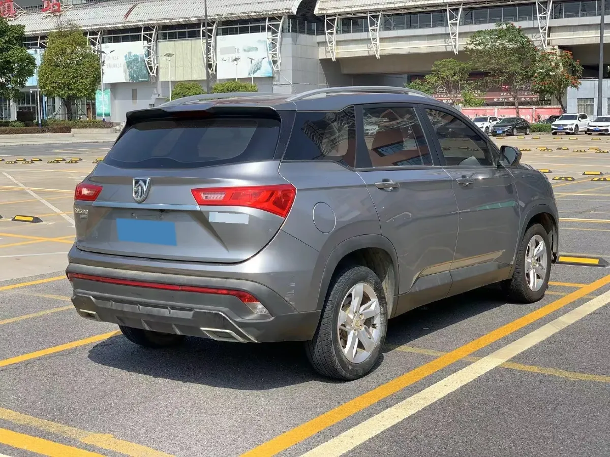 2019 BaoJun 530 1.5T 151HP L4 CVT,autocango,china used car exporter,china ev exporter,chinese used car exporter,chinese used ev exporter
