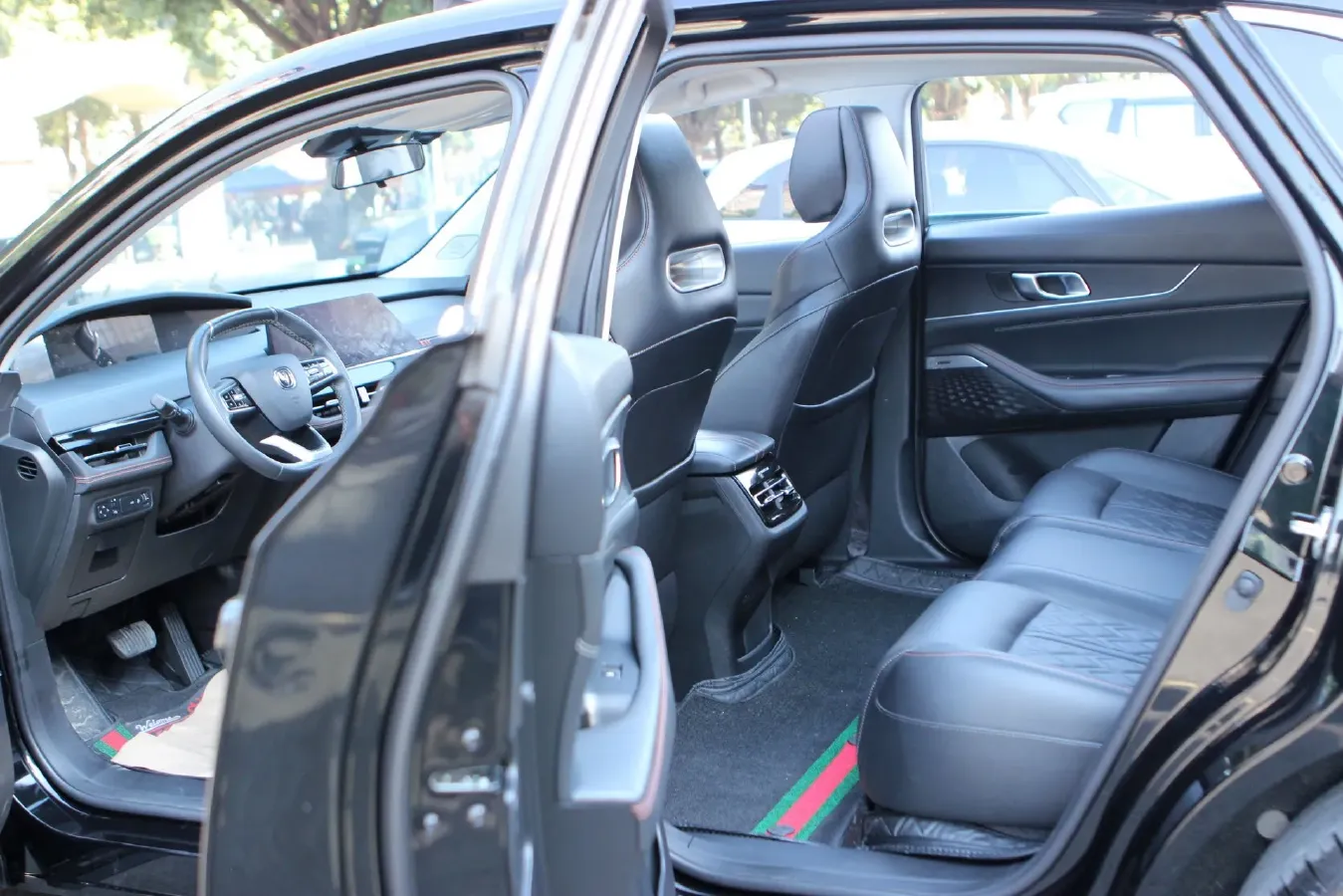 2021 ChangAn UNI-K 2.0T 233HP L4 8AT,autocango,china used car exporter,china ev exporter,chinese used car exporter,chinese used ev exporter