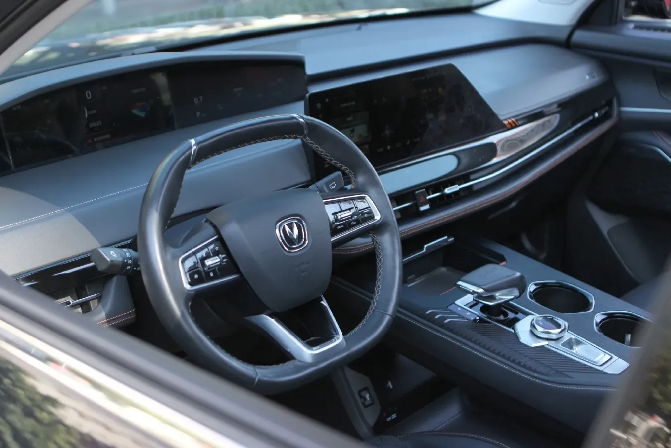 2021 ChangAn UNI-K 2.0T 233HP L4 8AT,autocango,china used car exporter,china ev exporter,chinese used car exporter,chinese used ev exporter