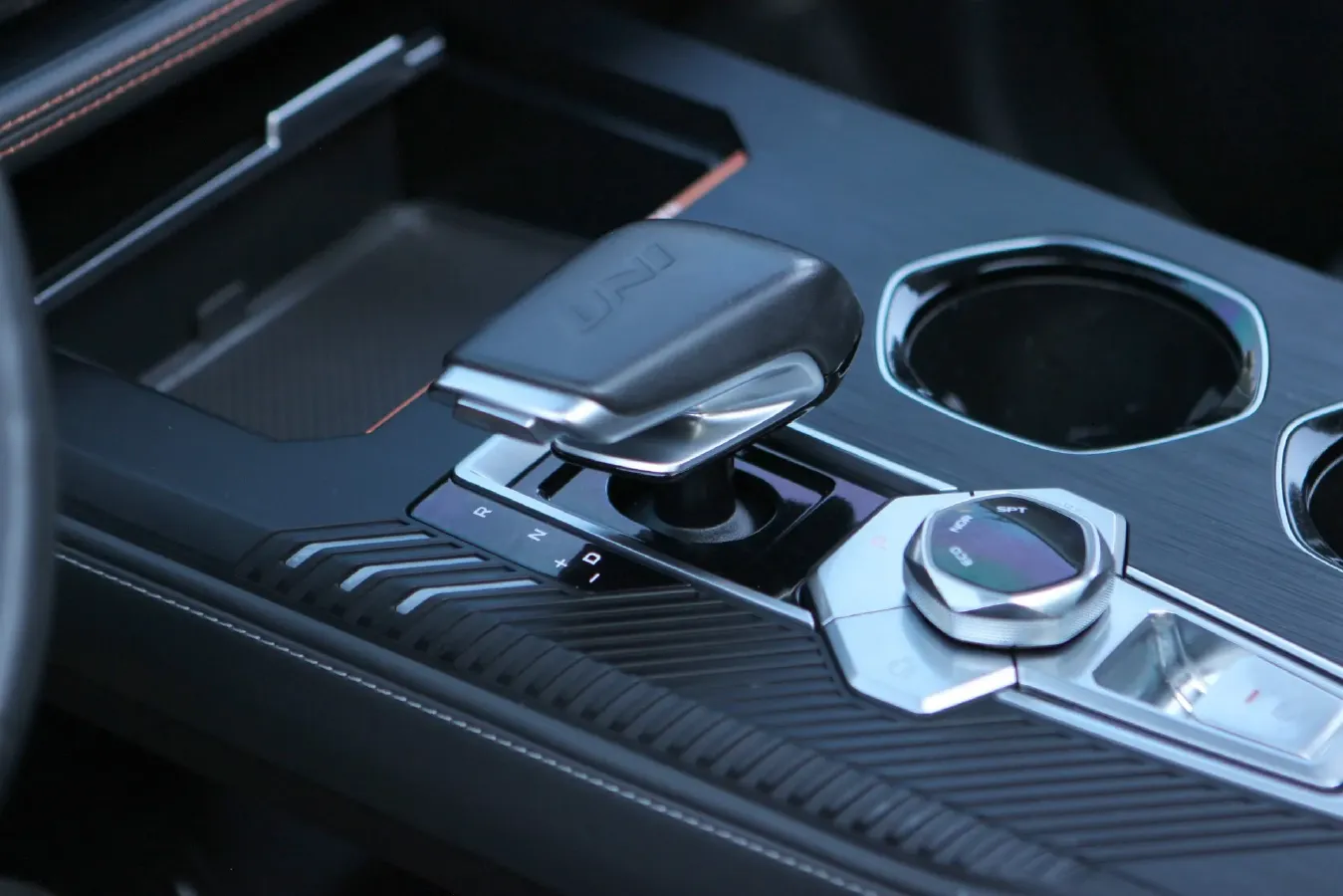 2021 ChangAn UNI-K 2.0T 233HP L4 8AT,autocango,china used car exporter,china ev exporter,chinese used car exporter,chinese used ev exporter