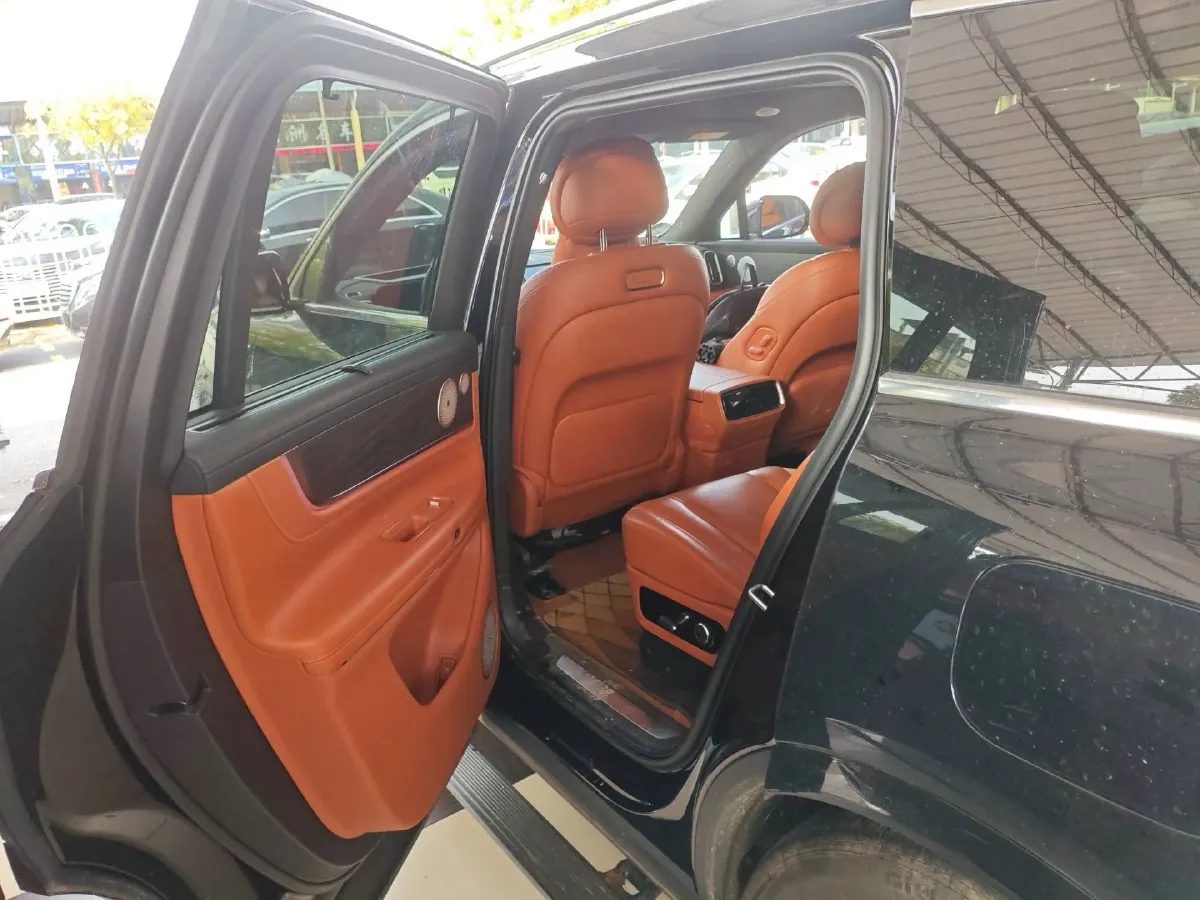 2024 AITO AITO M9 1.5T 152HP L4 REEV 42KWH,autocango,china used car exporter,china ev exporter,chinese used car exporter,chinese used ev exporter