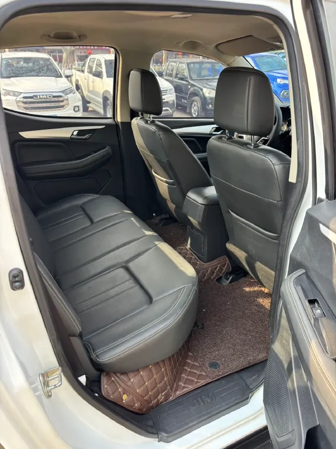 2019 Isuzu RE-MAX Jim 2.5T 129HP L4 6MT,autocango,china used car exporter,china ev exporter,chinese used car exporter,chinese used ev exporter