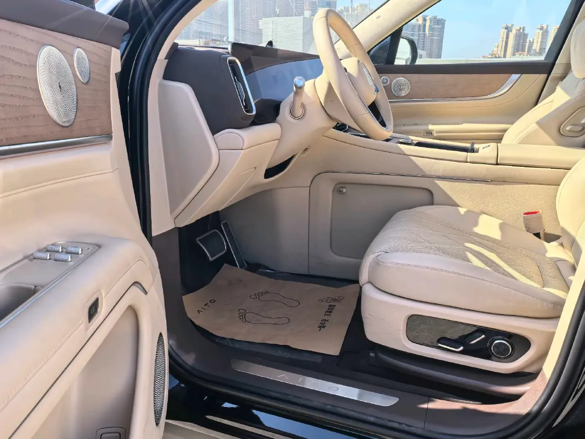 2024 AITO AITO M9 1.5T 152HP L4 REEV 42KWH,autocango,china used car exporter,china ev exporter,chinese used car exporter,chinese used ev exporter