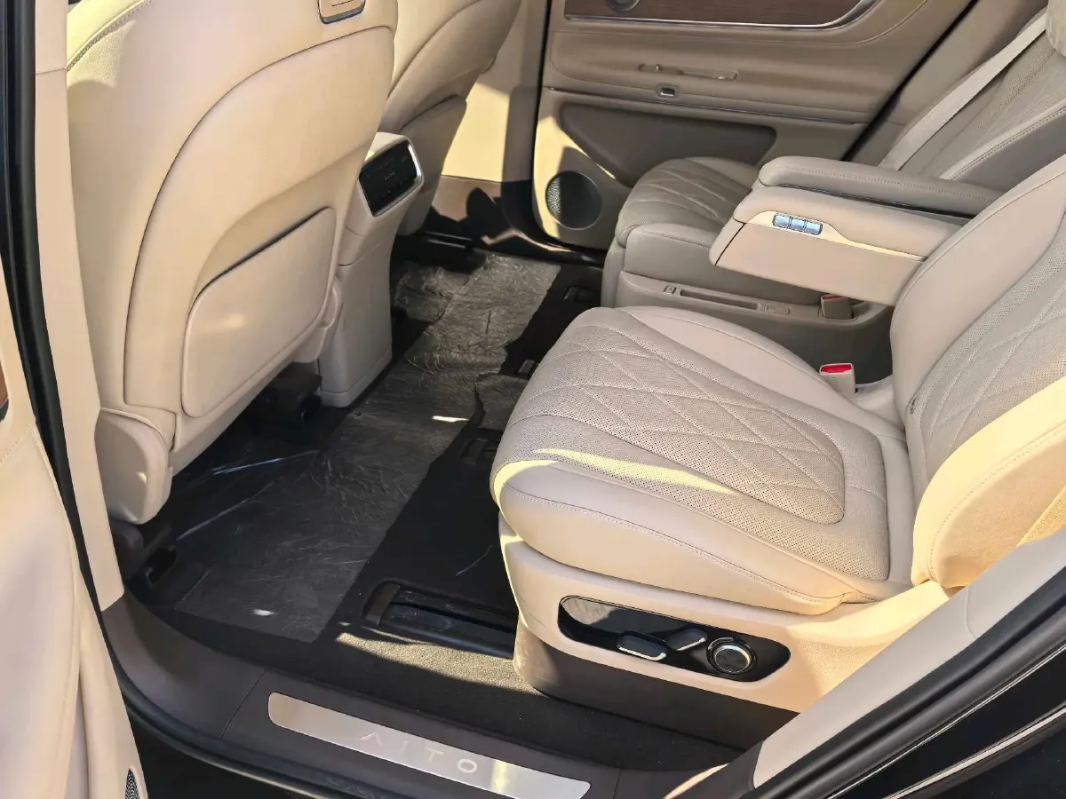 2024 AITO AITO M9 1.5T 152HP L4 REEV 42KWH,autocango,china used car exporter,china ev exporter,chinese used car exporter,chinese used ev exporter