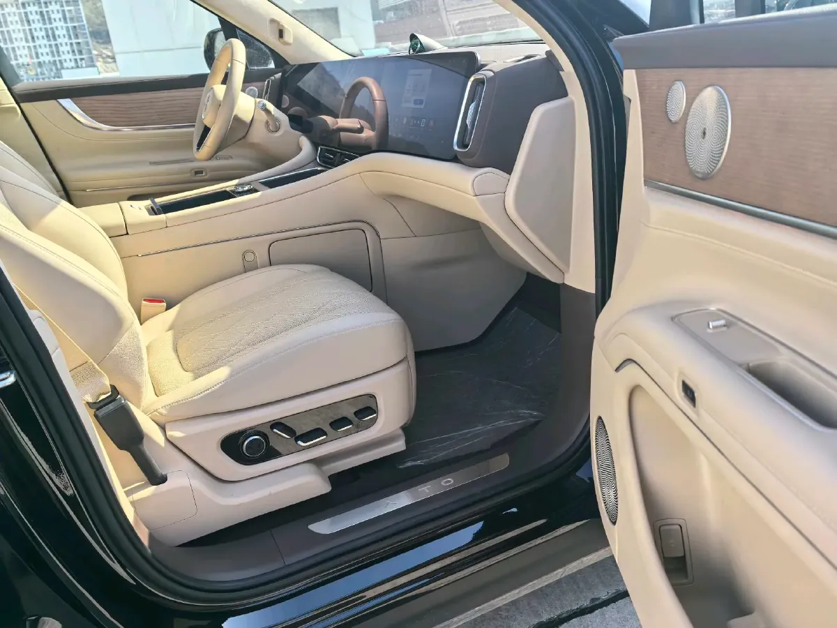 2024 AITO AITO M9 1.5T 152HP L4 REEV 42KWH,autocango,china used car exporter,china ev exporter,chinese used car exporter,chinese used ev exporter