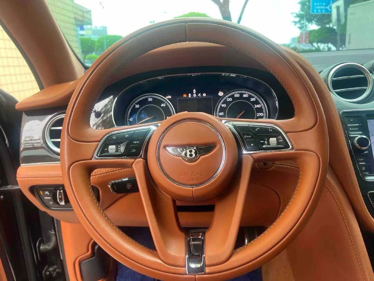 2017 Bentley Bentayga 6.0T 608HP W12 8AT,autocango,china used car exporter,china ev exporter,chinese used car exporter,chinese used ev exporter