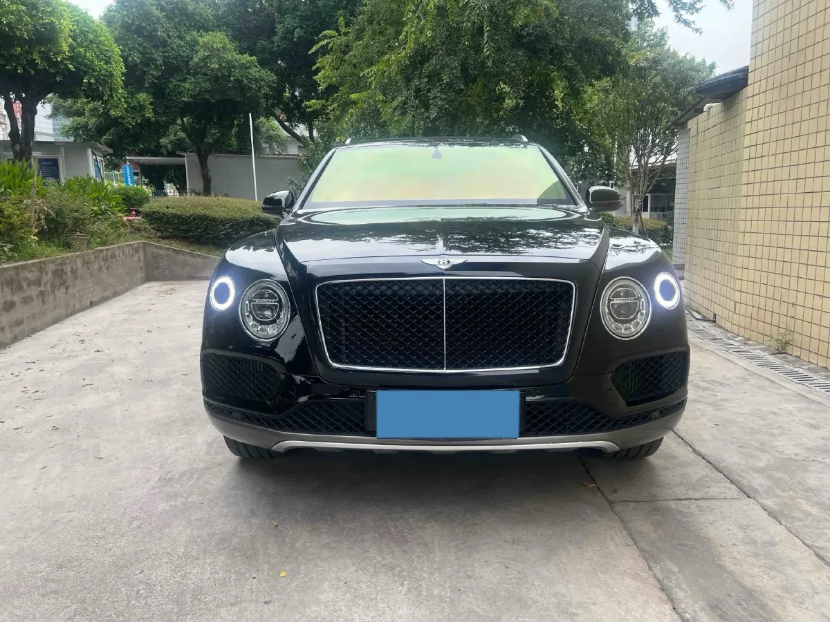 2017 Bentley Bentayga 6.0T 608HP W12 8AT,autocango,china used car exporter,china ev exporter,chinese used car exporter,chinese used ev exporter