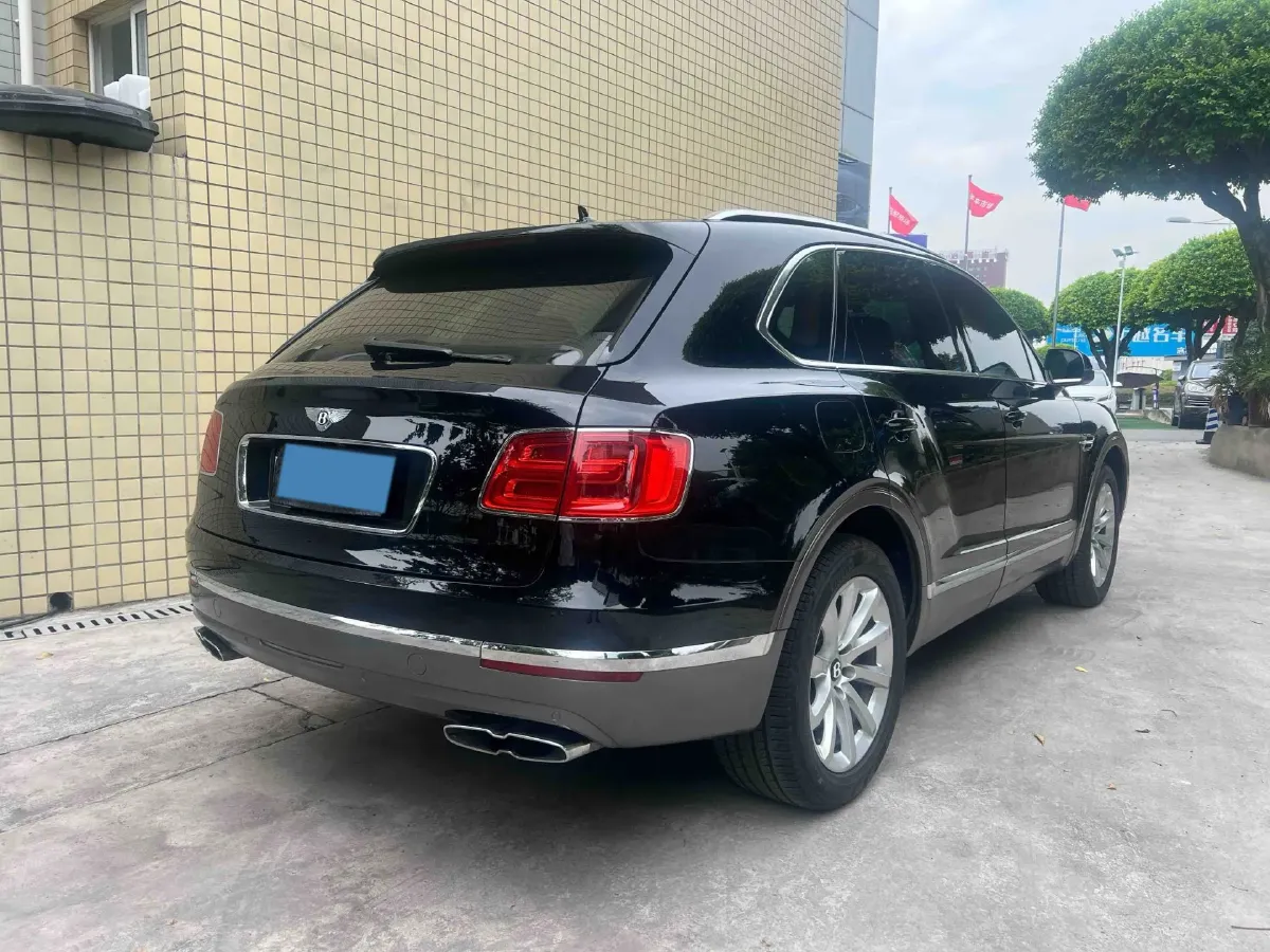 2017 Bentley Bentayga 6.0T 608HP W12 8AT,autocango,china used car exporter,china ev exporter,chinese used car exporter,chinese used ev exporter