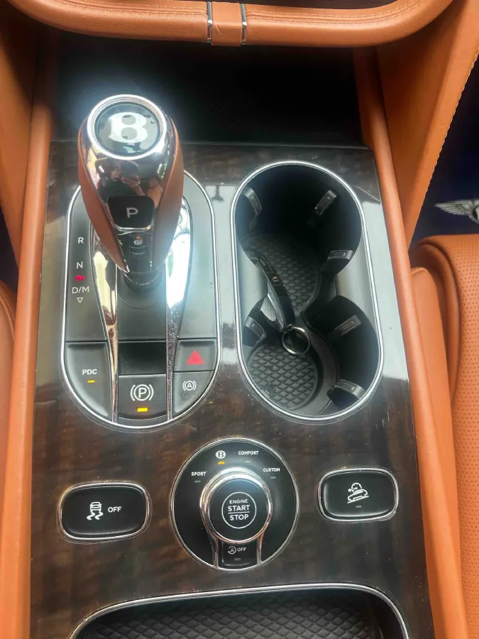 2017 Bentley Bentayga 6.0T 608HP W12 8AT,autocango,china used car exporter,china ev exporter,chinese used car exporter,chinese used ev exporter