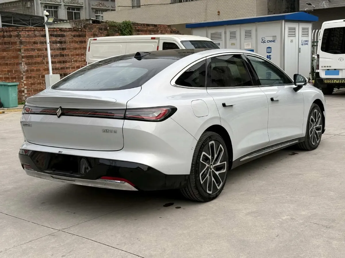 2025 BaoJun XiangJing 1.5T 143HP L4 1DHT PHEV,autocango,china used car exporter,china ev exporter,chinese used car exporter,chinese used ev exporter