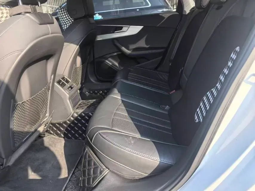 2022 Audi A4L 2.0T 190HP L4 7DCT,autocango,china used car exporter,china ev exporter,chinese used car exporter,chinese used ev exporter