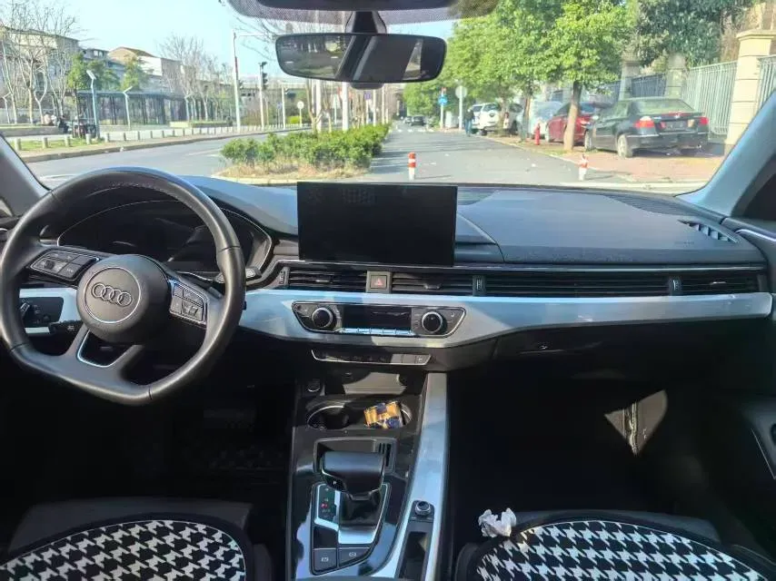 2022 Audi A4L 2.0T 190HP L4 7DCT,autocango,china used car exporter,china ev exporter,chinese used car exporter,chinese used ev exporter