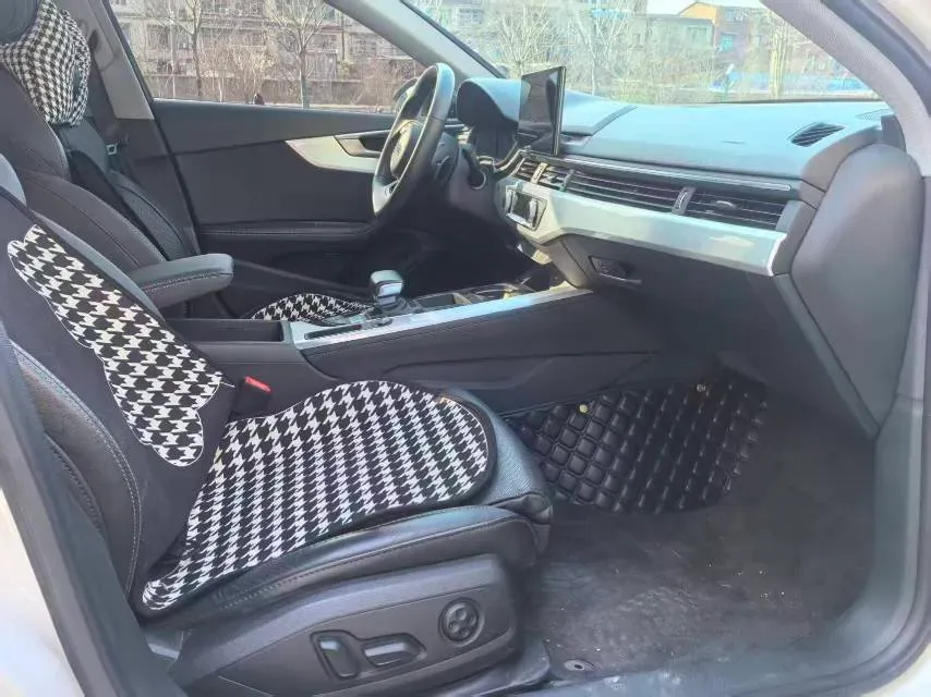 2022 Audi A4L 2.0T 190HP L4 7DCT,autocango,china used car exporter,china ev exporter,chinese used car exporter,chinese used ev exporter